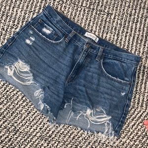 Abercrombie and Fitch mid rise boyfriend shorts